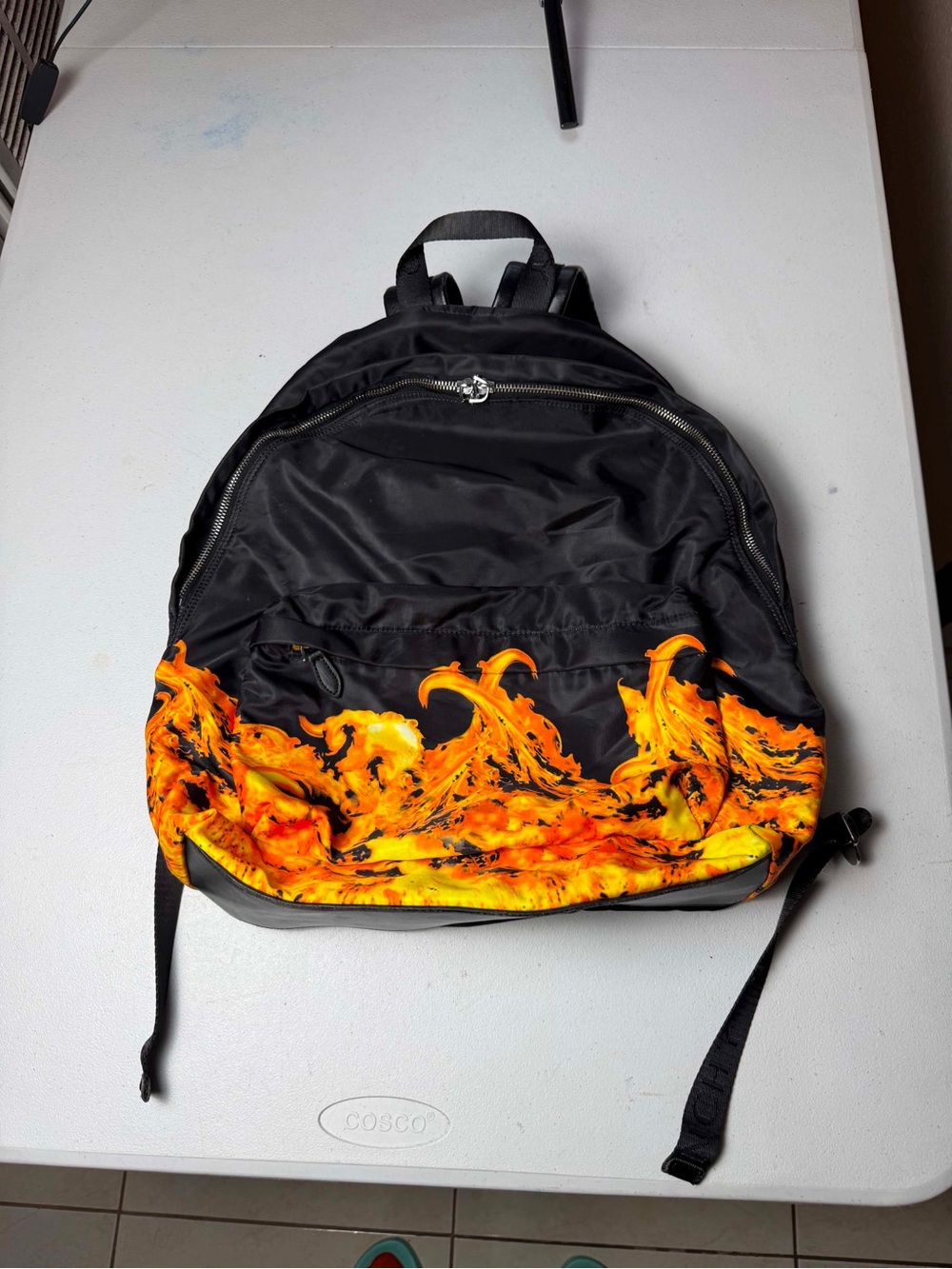 Givenchy Leather Trimmed
Flame
Backpack - Black Backpacks flaws in pictures